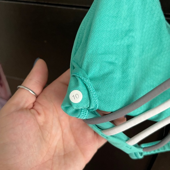 Lululemon sz 10 free to be wild bra - Picture 2 of 3